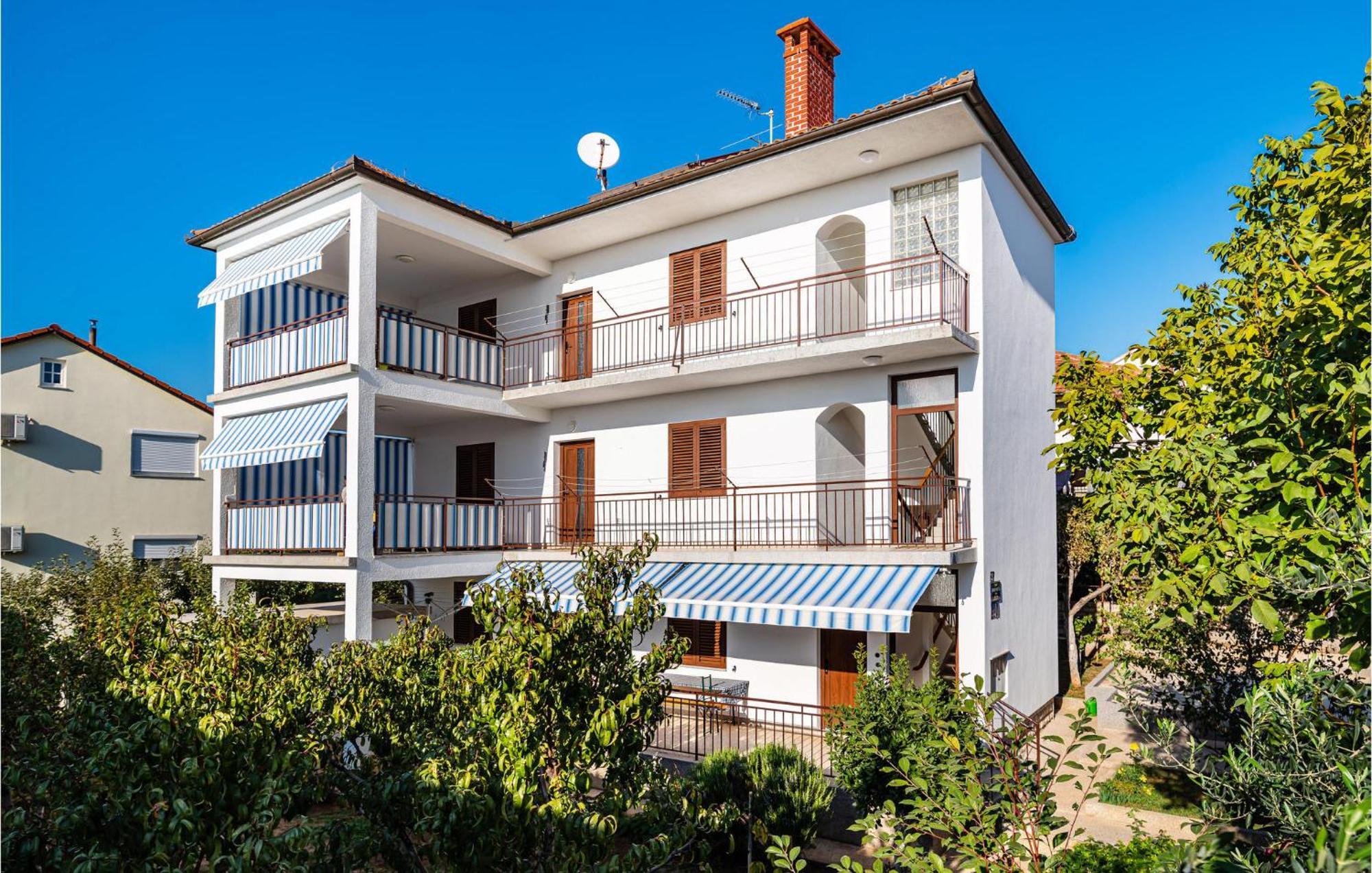 2 Bedroom Cozy Apartment In Zadar Ngoại thất bức ảnh