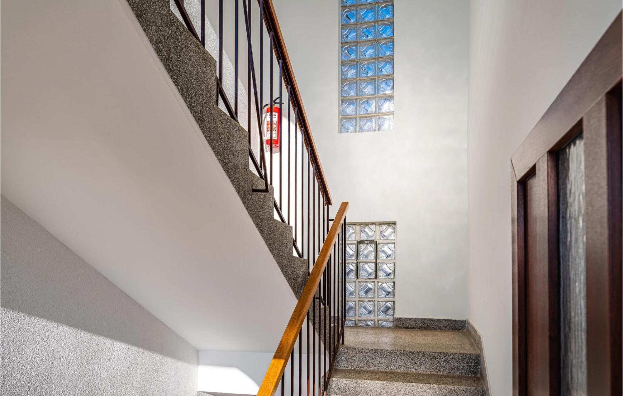 2 Bedroom Cozy Apartment In Zadar Ngoại thất bức ảnh